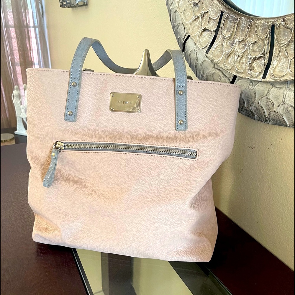 Authentic Nine West Handbag. Bought at JcPenney.